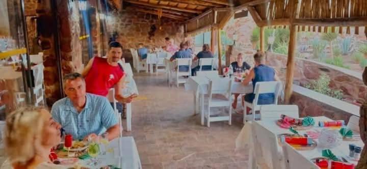 Brandberg White Lady Lodge Uis Екстер'єр фото