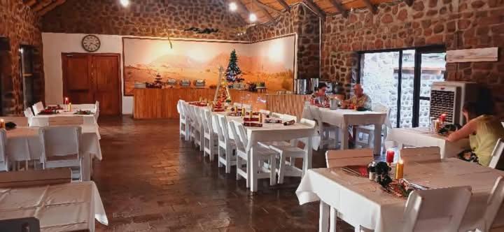Brandberg White Lady Lodge Uis Екстер'єр фото