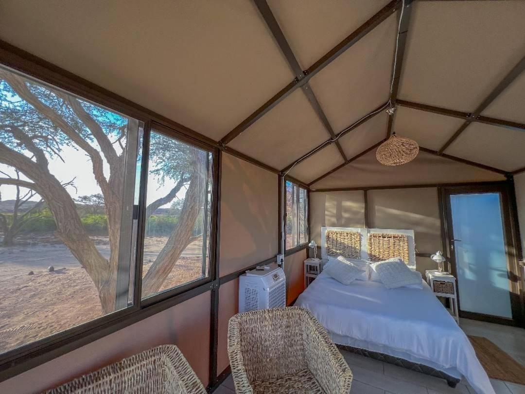 Brandberg White Lady Lodge Uis Екстер'єр фото