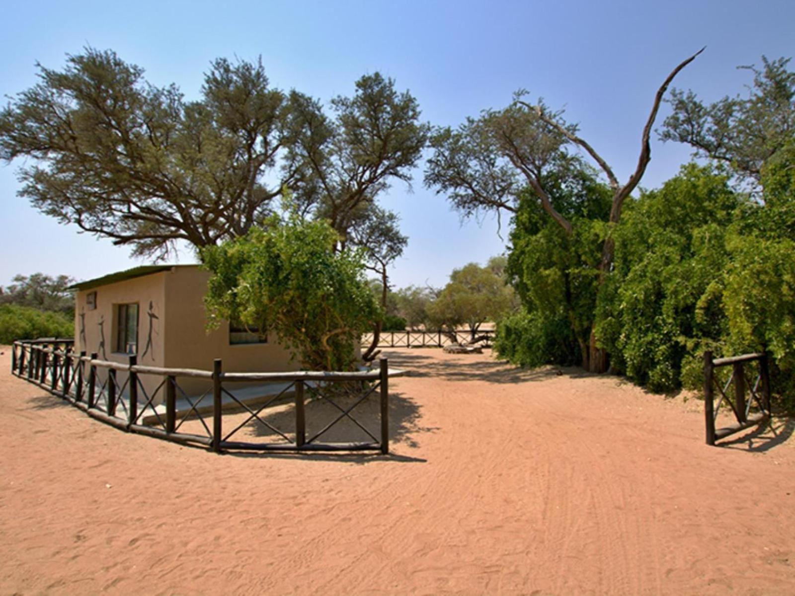 Brandberg White Lady Lodge Uis Екстер'єр фото