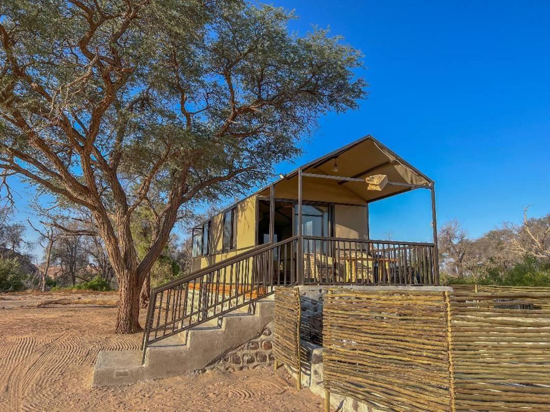 Brandberg White Lady Lodge Uis Екстер'єр фото