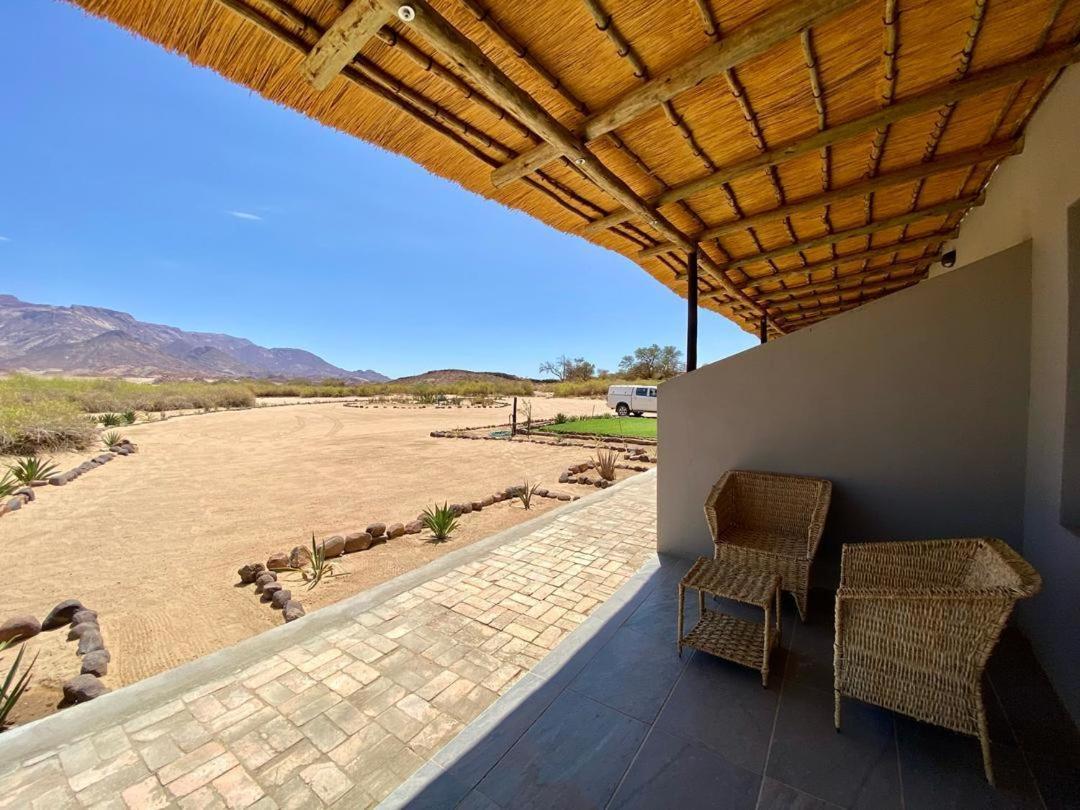 Brandberg White Lady Lodge Uis Екстер'єр фото